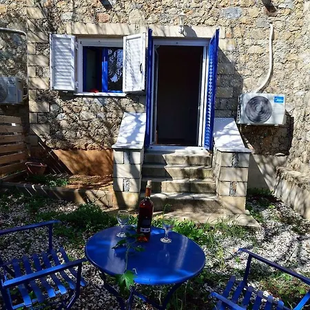 Vakantiehuis Lito Stone Just A Short Walk To The Beach